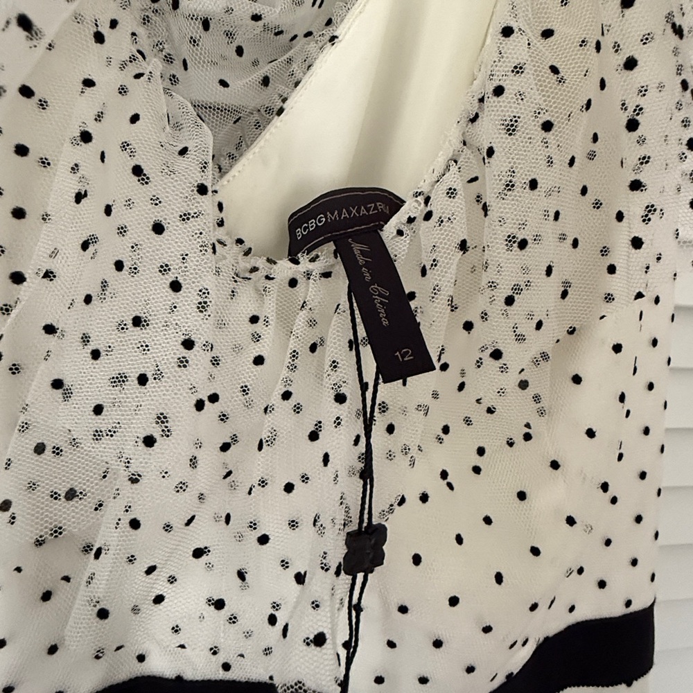 BCBG NWT Elegant White Polka Dot Tiered Skirt dress - Picture 4 of 6